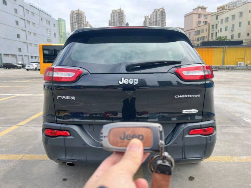广州16年Jeep自由光9