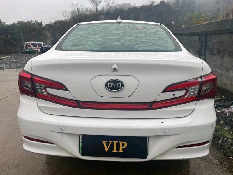 嘉兴15年比亚迪秦3