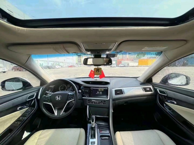 珠海16年本田思铂睿5