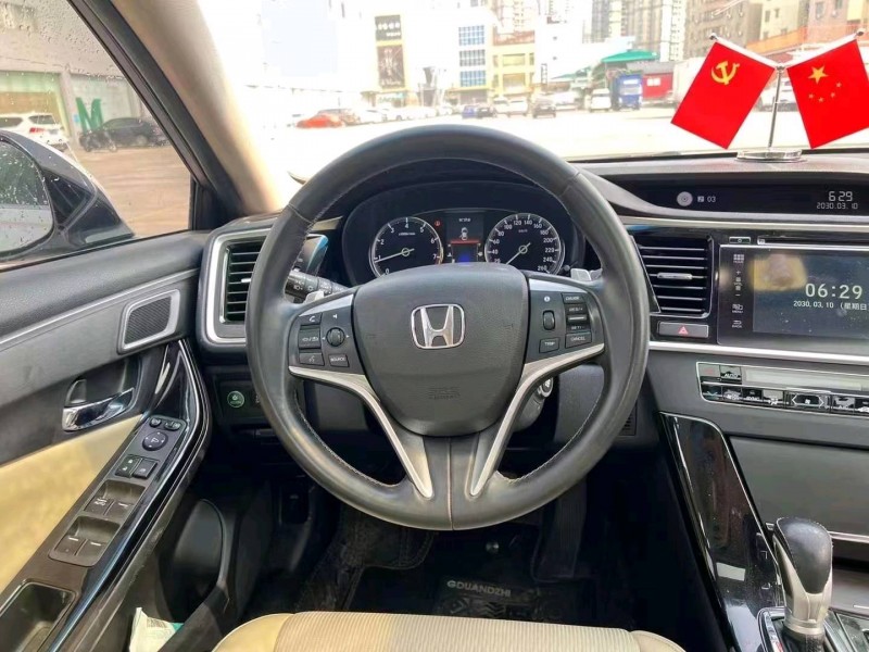 珠海16年本田思铂睿6
