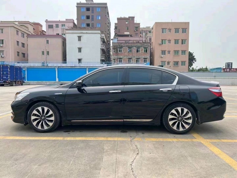 珠海17年本田雅阁2