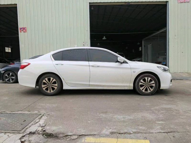 中山16年本田雅阁4