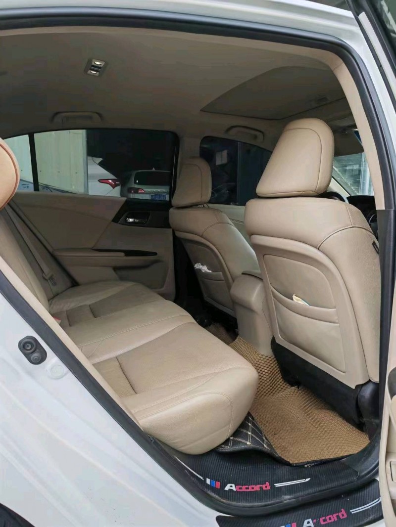 中山16年本田雅阁9