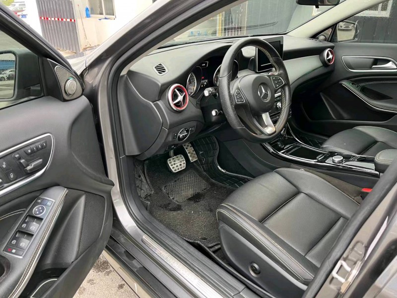 宜昌17年奔驰GLA7