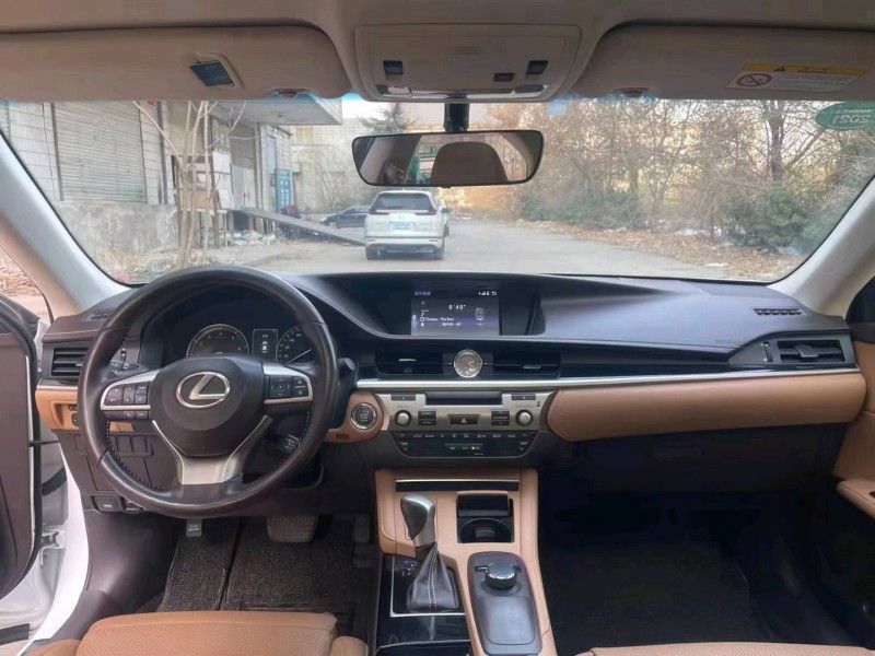 邯郸17年雷克萨斯ES6