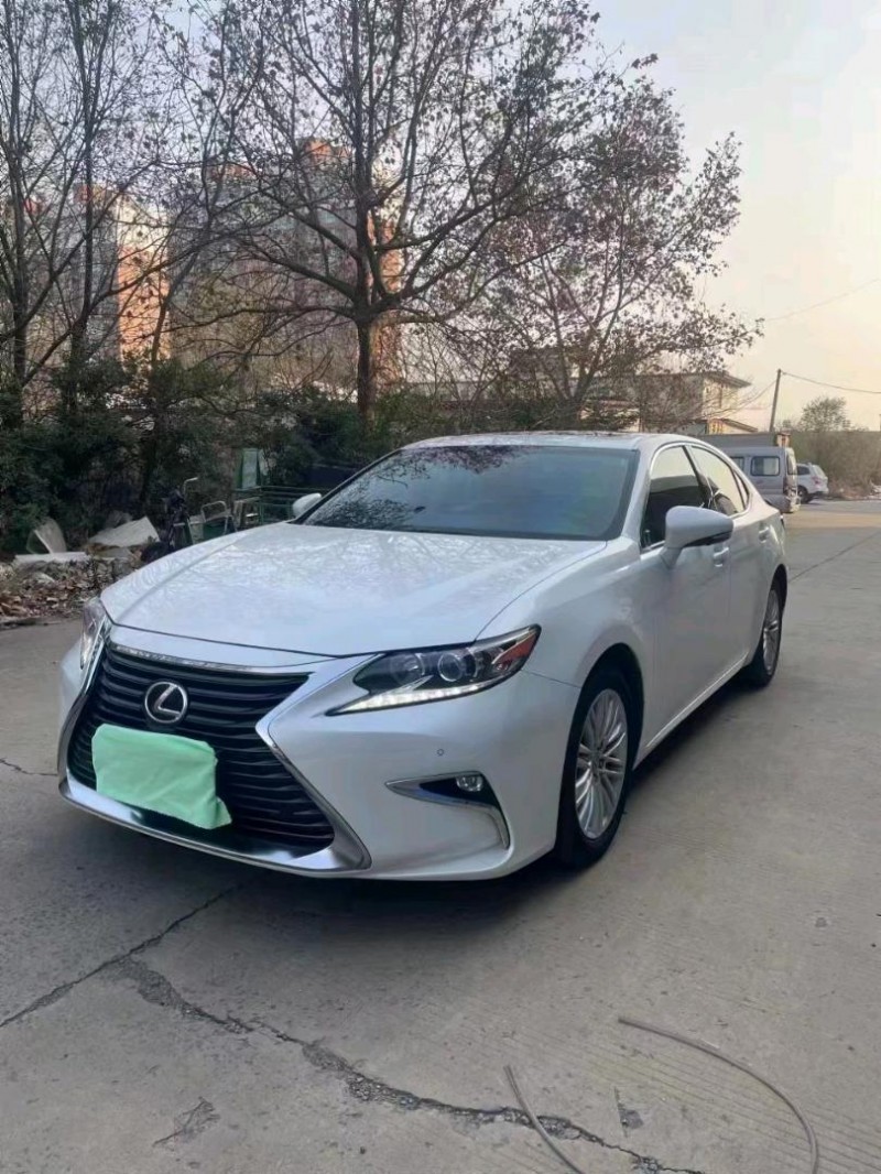 邯郸17年雷克萨斯ES8