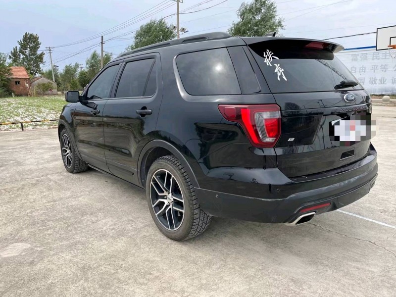 徐州16年福特探险者8