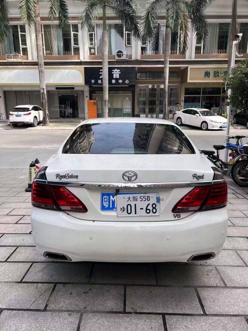珠海14年丰田皇冠5