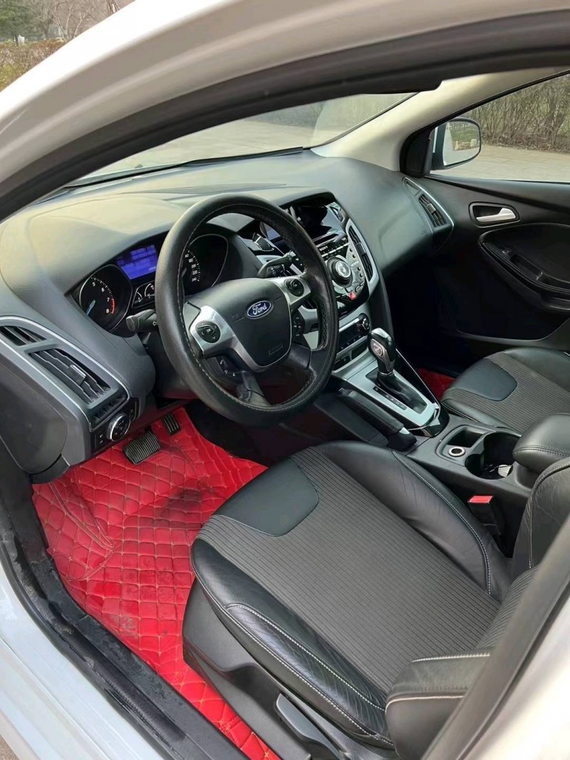 邢台12年福特福克斯5