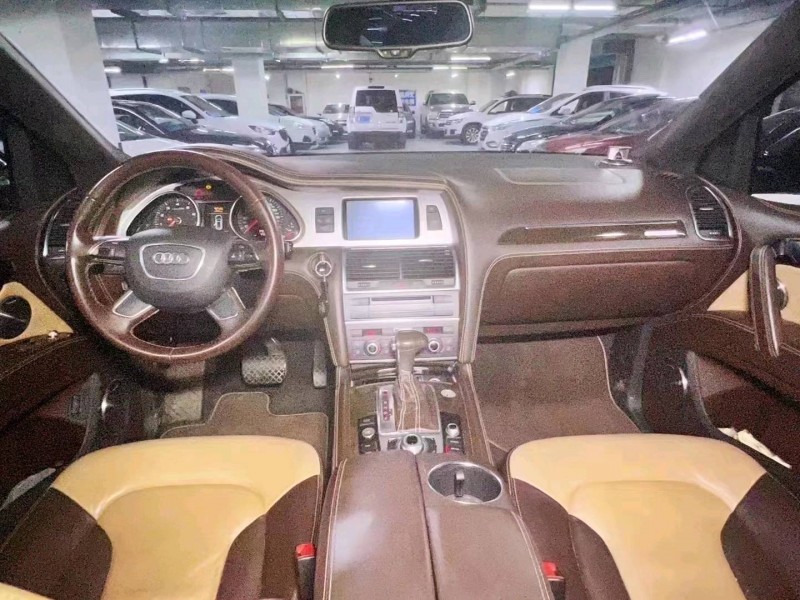 北京12年奥迪Q74