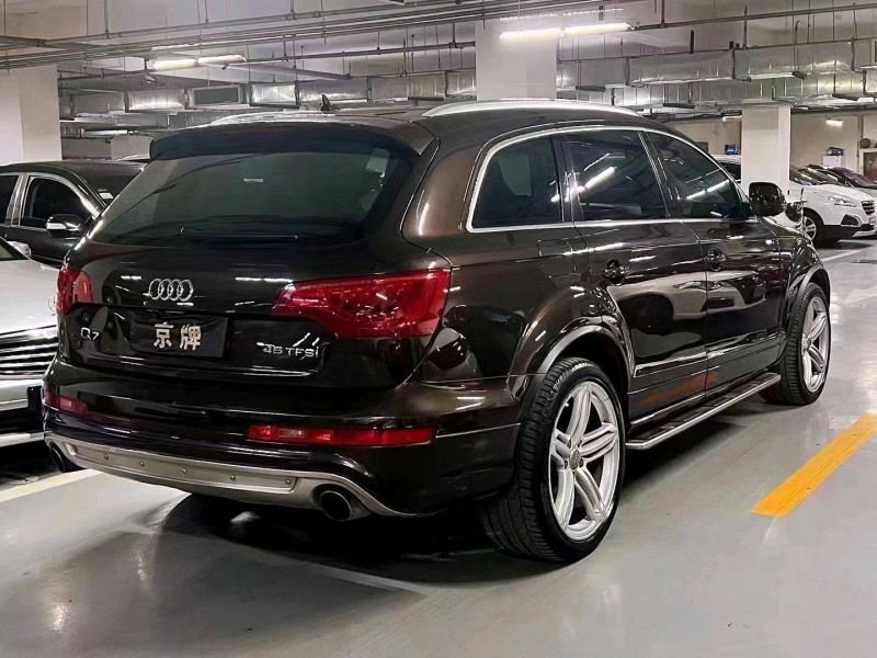北京12年奥迪Q77