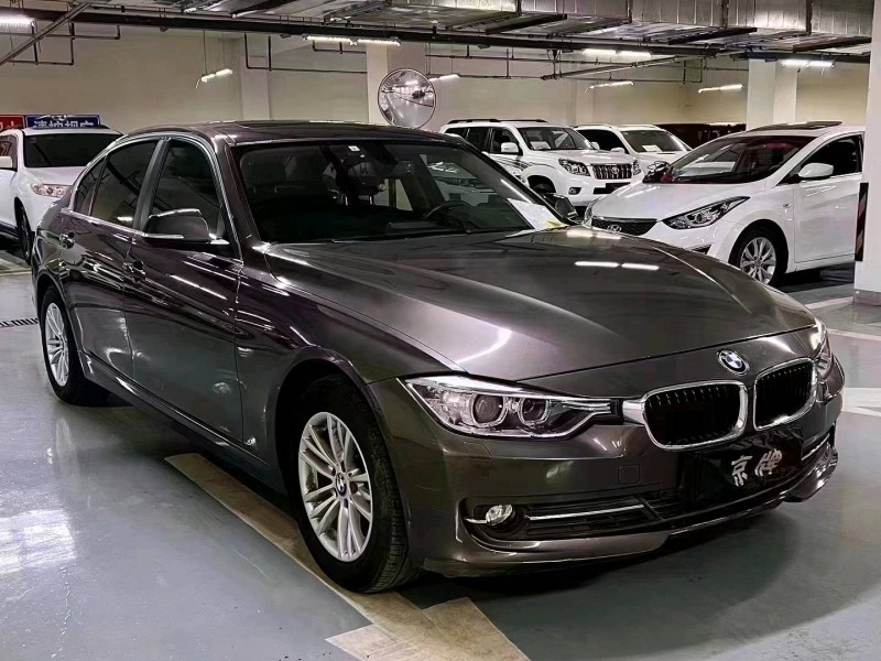 北京12年宝马3系7