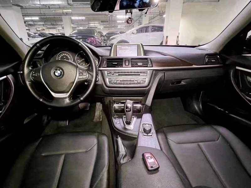 北京12年宝马3系6