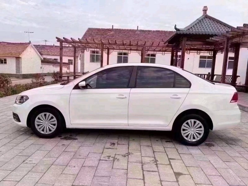 潍坊17年大众桑塔纳4