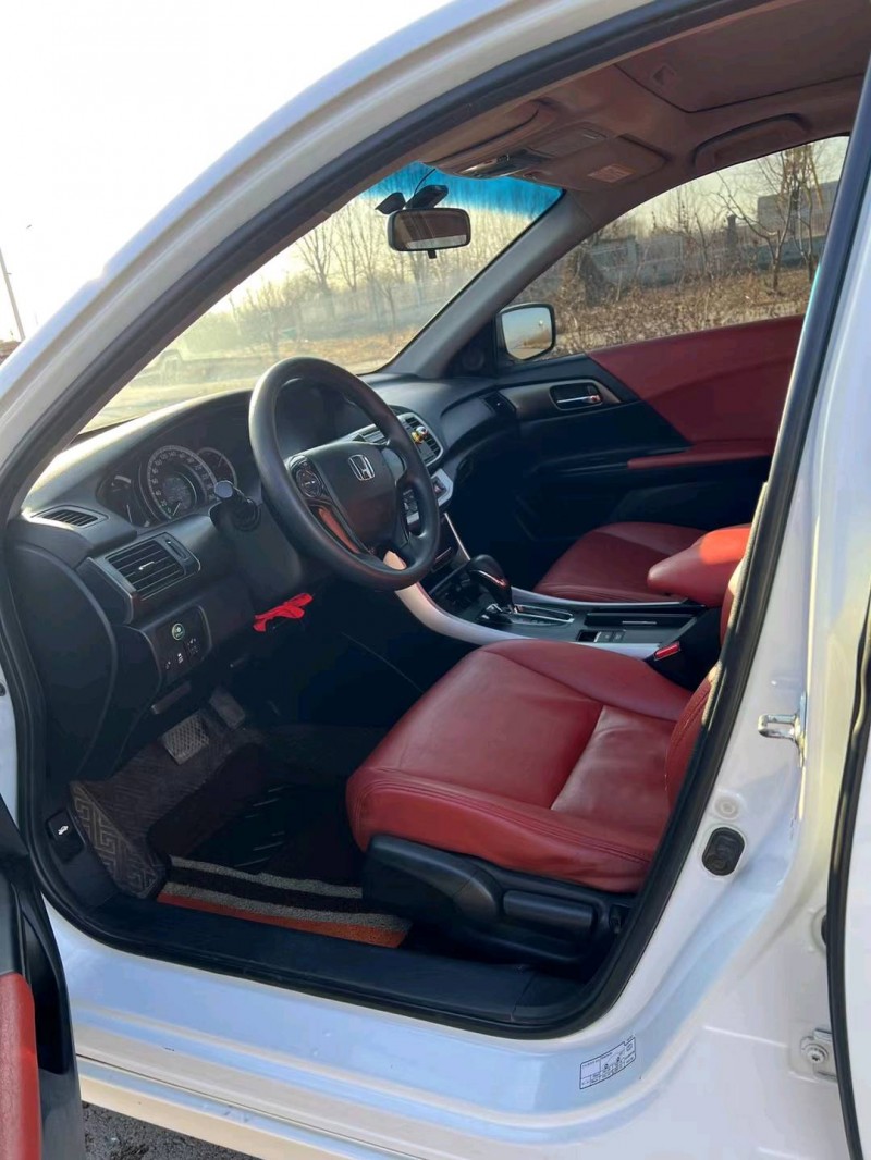 邢台16年本田雅阁5