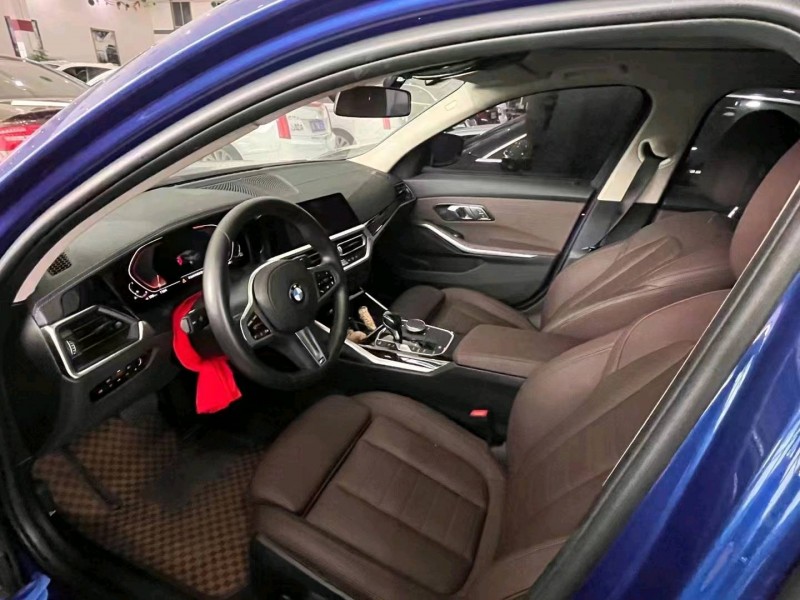 成都21年宝马3系5