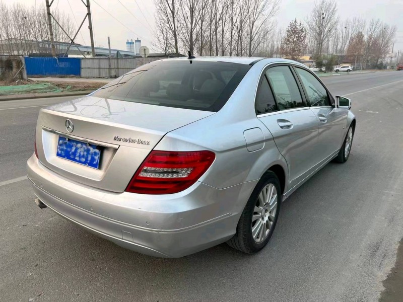 东营11年奔驰C6