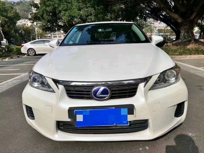 邯郸12年雷克萨斯CT1