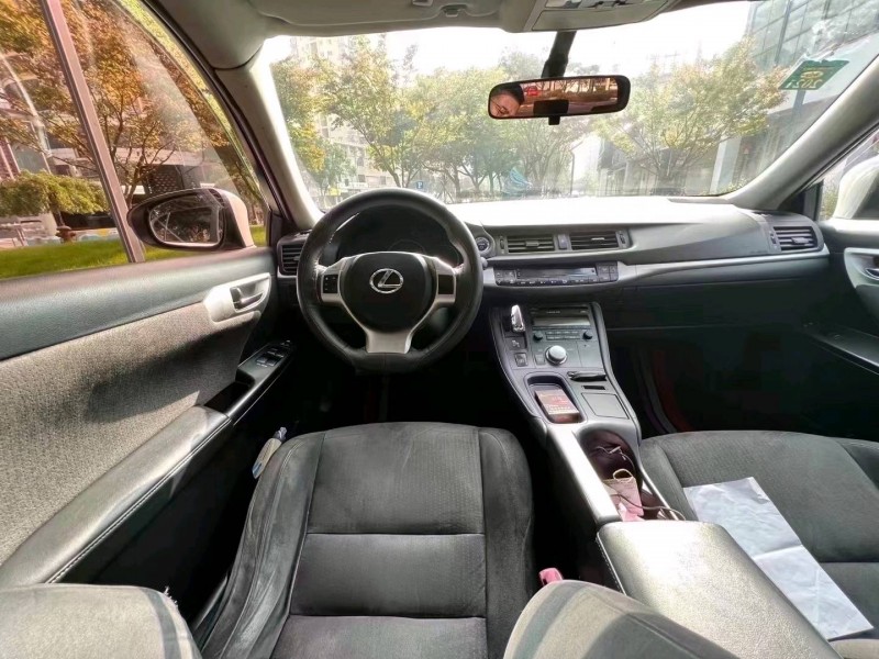 邯郸12年雷克萨斯CT4