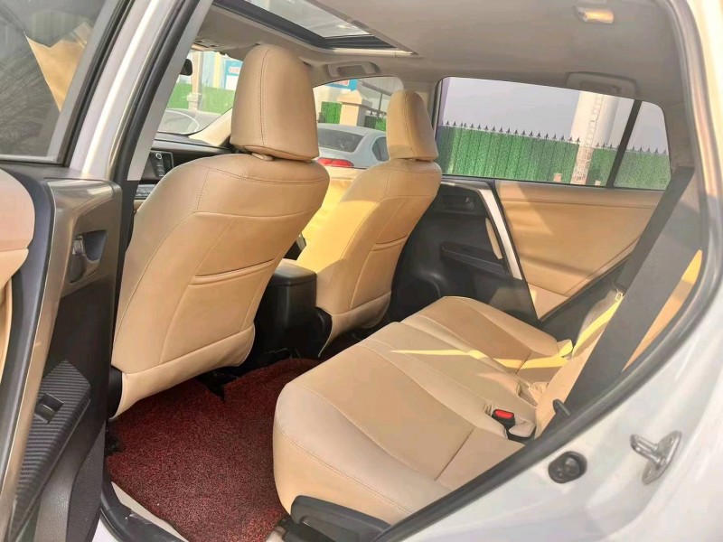 保定13年丰田RAV47