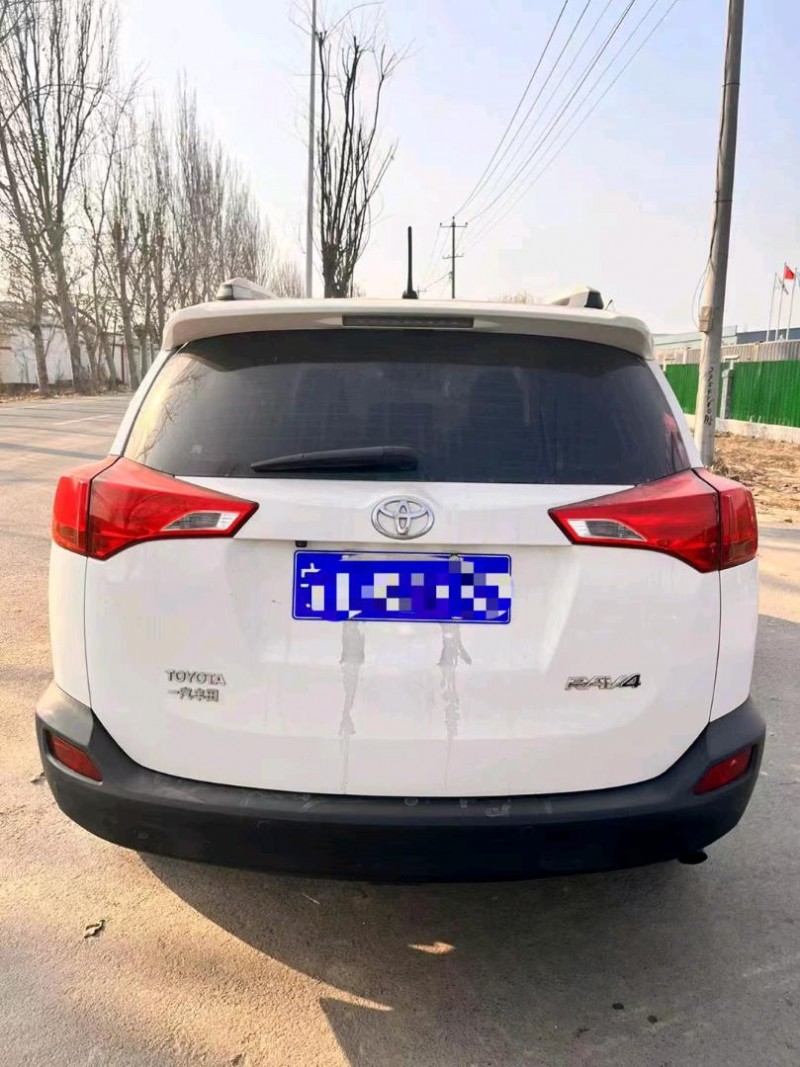 保定13年丰田RAV49