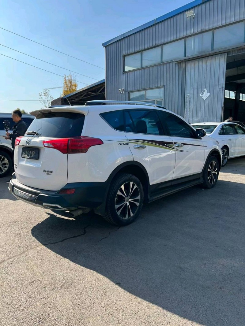 沈阳14年丰田RAV45