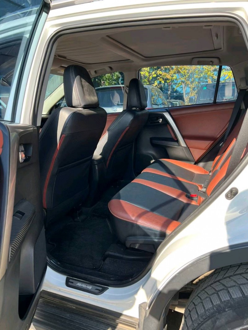 沈阳14年丰田RAV47