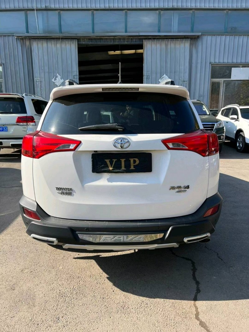 沈阳14年丰田RAV49