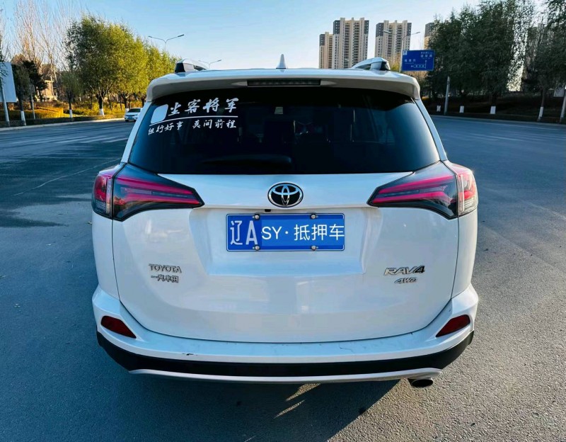 沈阳17年丰田RAV49