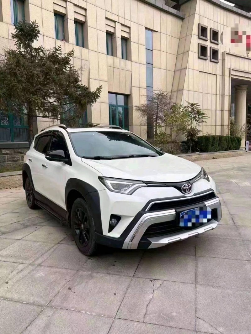 北京19年丰田RAV42