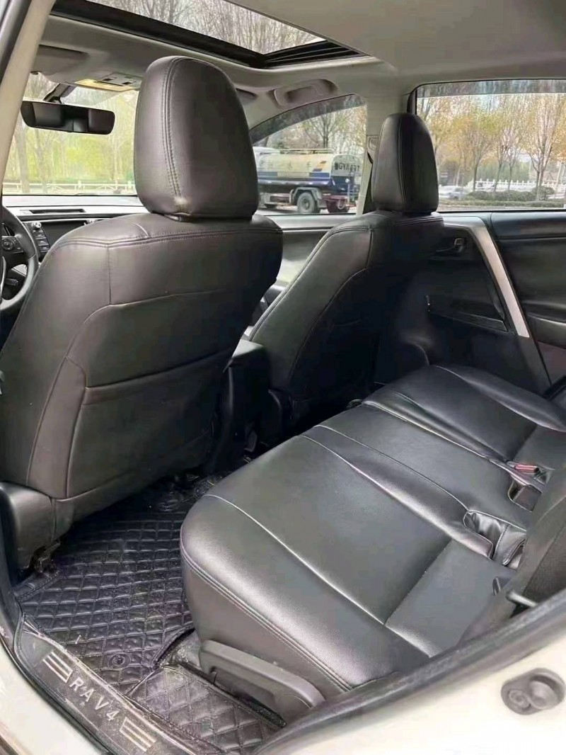 北京19年丰田RAV44