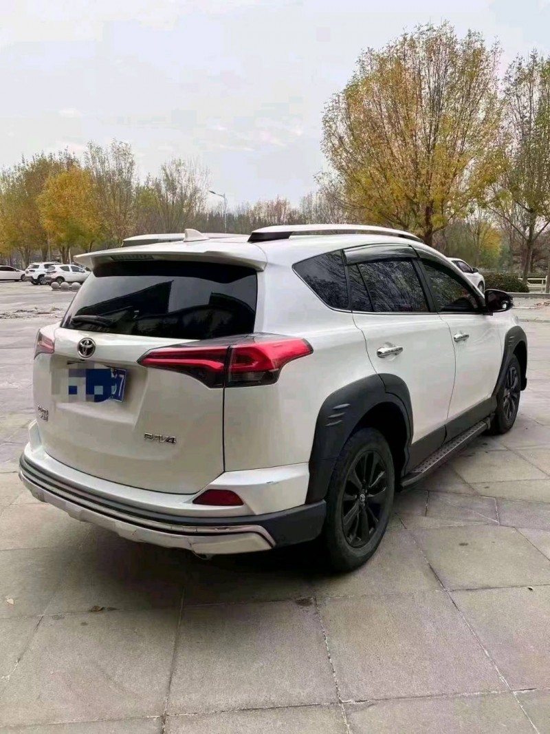 北京19年丰田RAV48