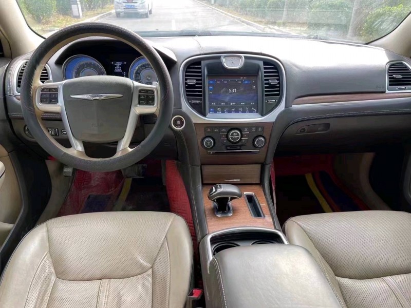 枣庄16年克莱斯勒300C5