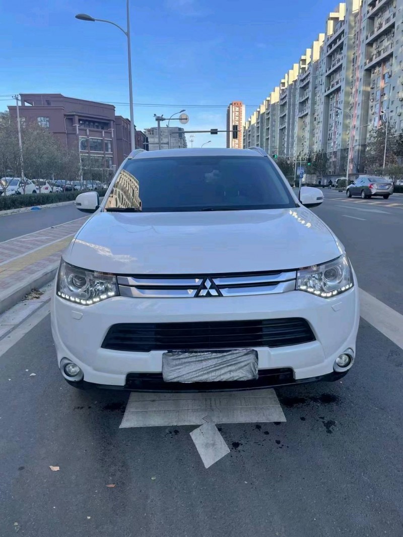 邯郸15年三菱欧蓝德1