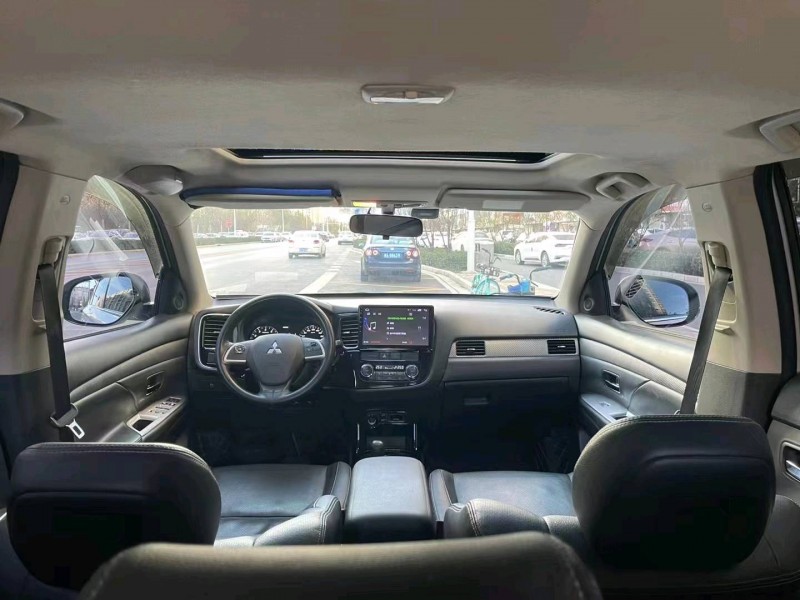 邯郸15年三菱欧蓝德4