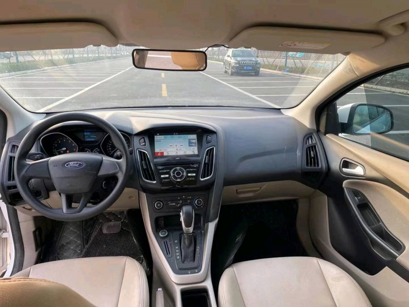 徐州17年福特福克斯7