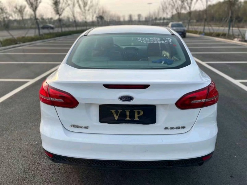 徐州17年福特福克斯9