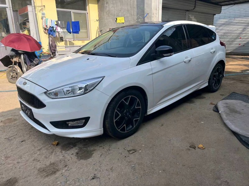 青岛17年福特福克斯2