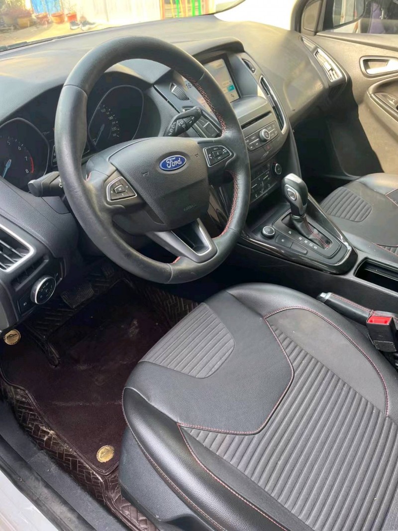 青岛17年福特福克斯6