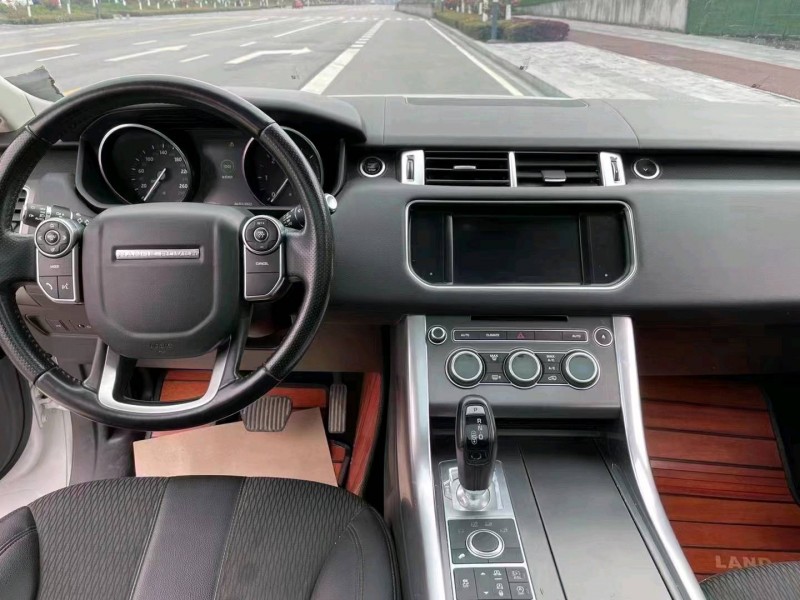 宜昌17年路虎揽胜运动4