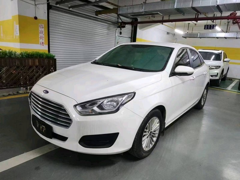 宜昌17年福特福睿斯2