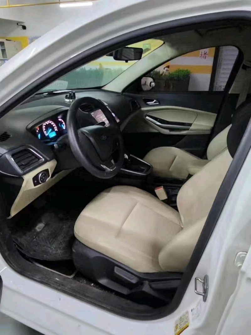 宜昌17年福特福睿斯5