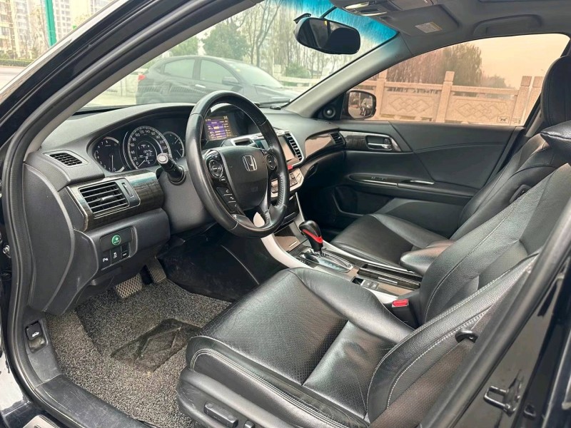 徐州14年本田雅阁6