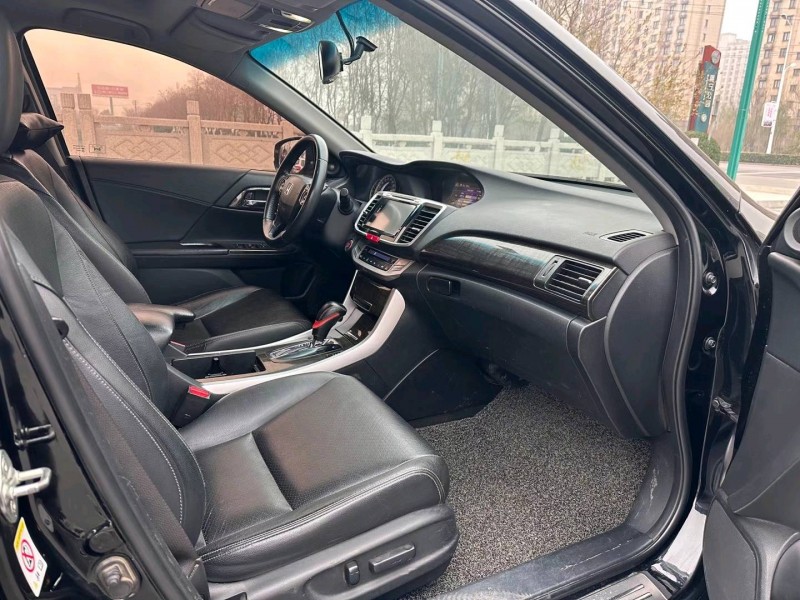 徐州14年本田雅阁8