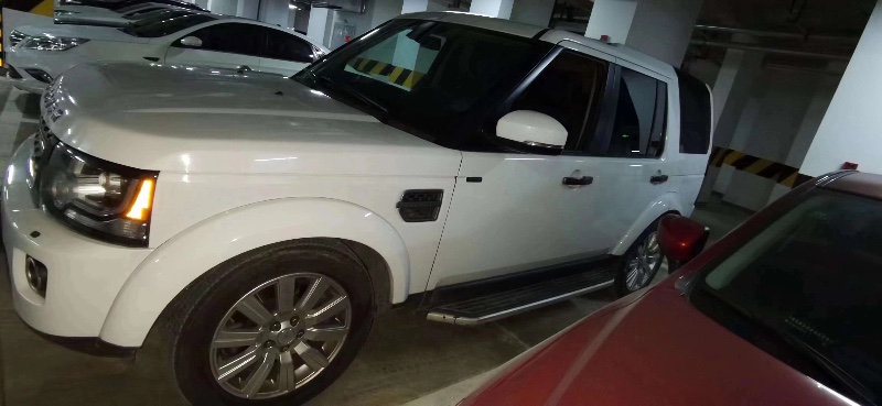 成都15年路虎发现2