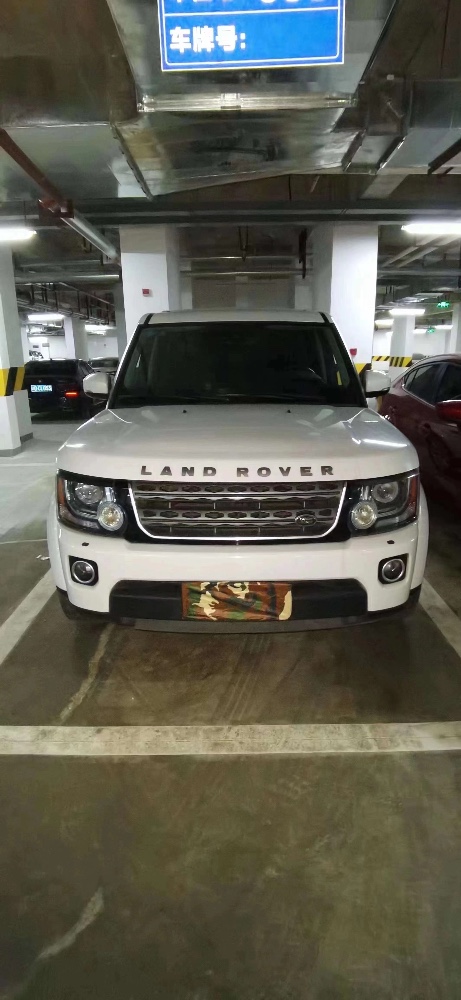 成都15年路虎发现1