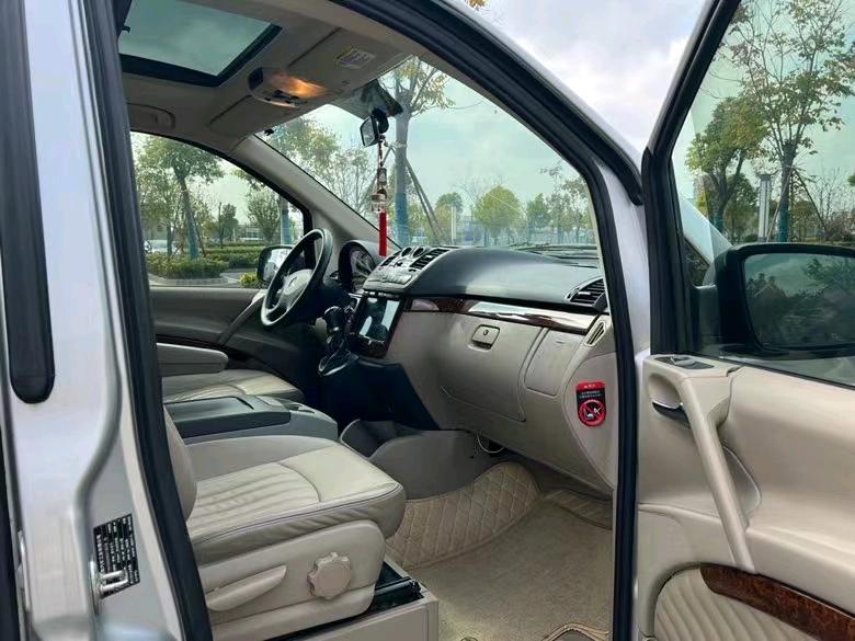 盐城12年奔驰唯雅诺8