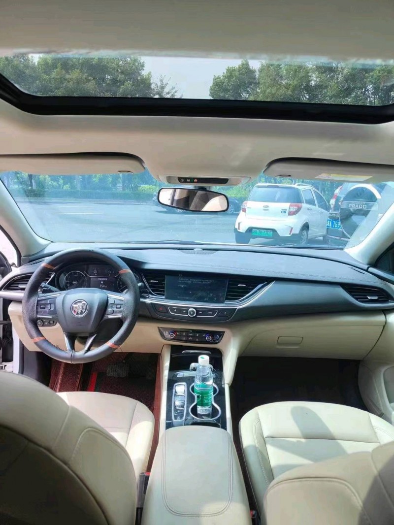 广州21年别克君威2