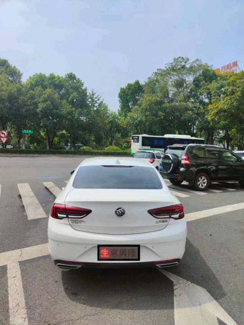 广州21年别克君威3