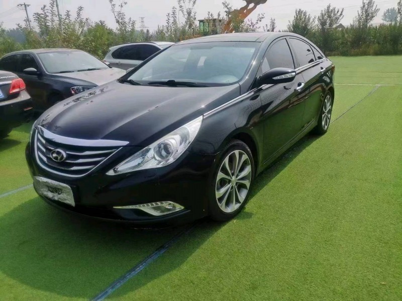 保定14年现代索纳塔八2